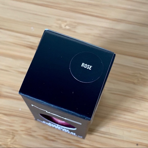 MAC “Rose” Pigment - Picture 3 of 7